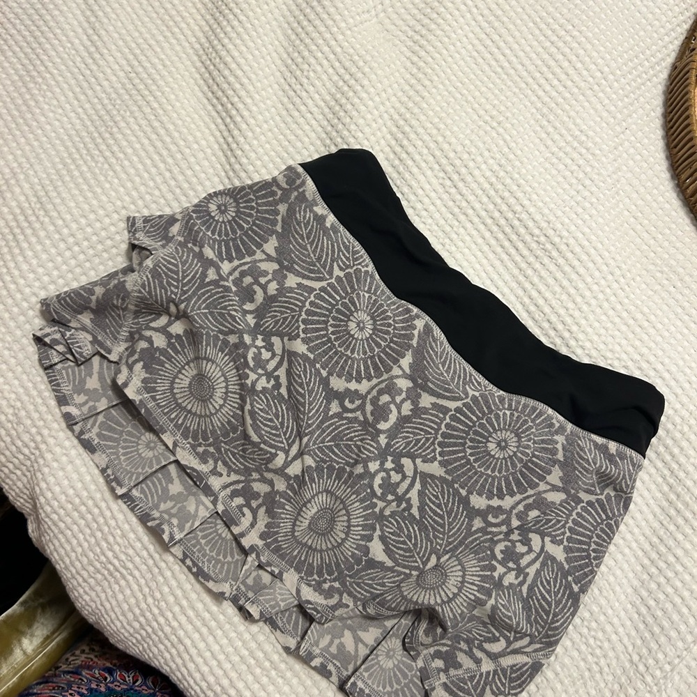 lululemon athletica Black and Gray Mini Skirt